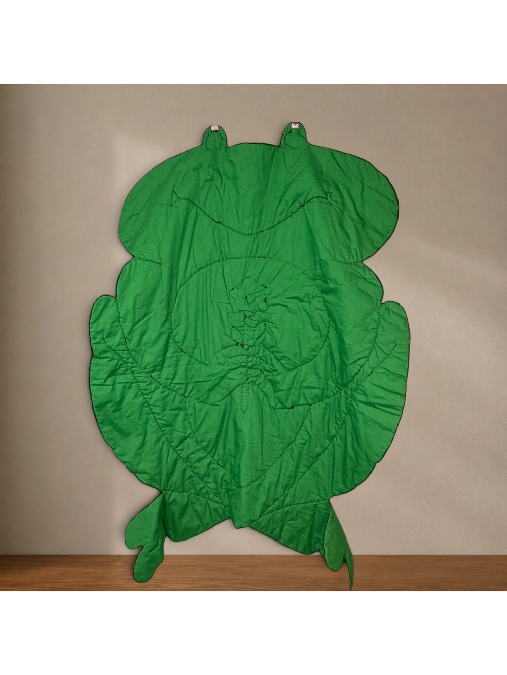 Vintage Frog Crib Quilt Nursery Wall Hanging Handmade Green Frog Blanket - Picture 4 of 4